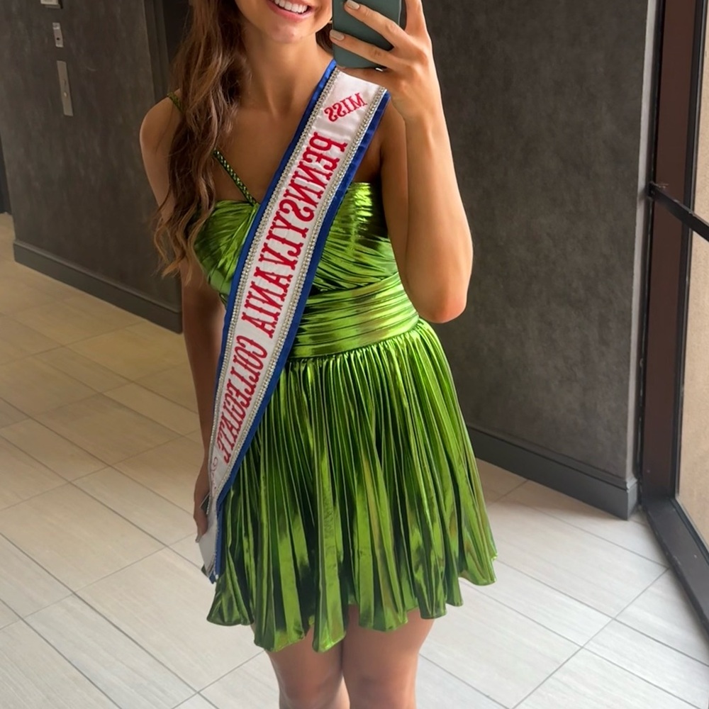 Green Sherri Hill cocktail dress